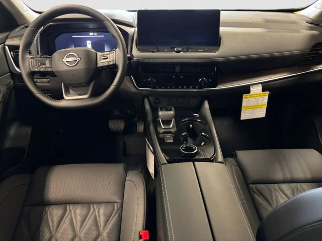 New 2026 Obsidian Green Nissan Platinum image 10