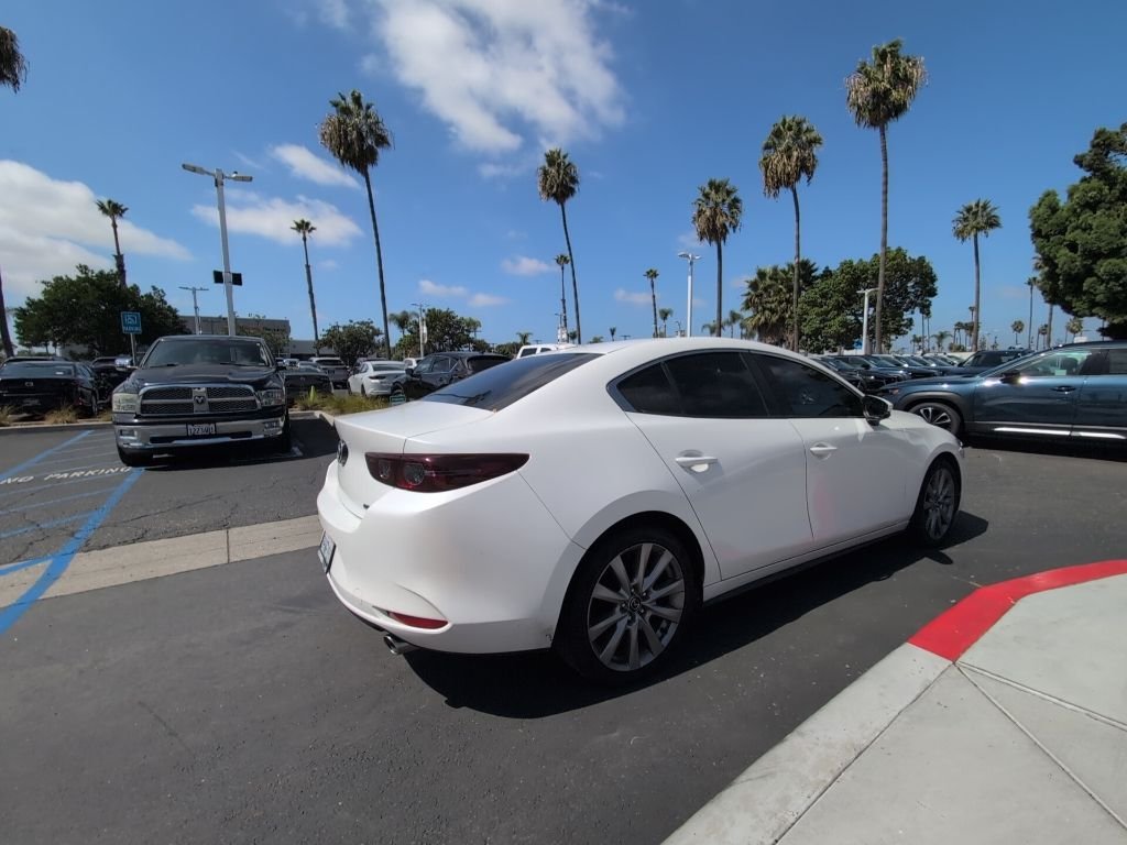 Used 2020 White Mazda Preferred image 21