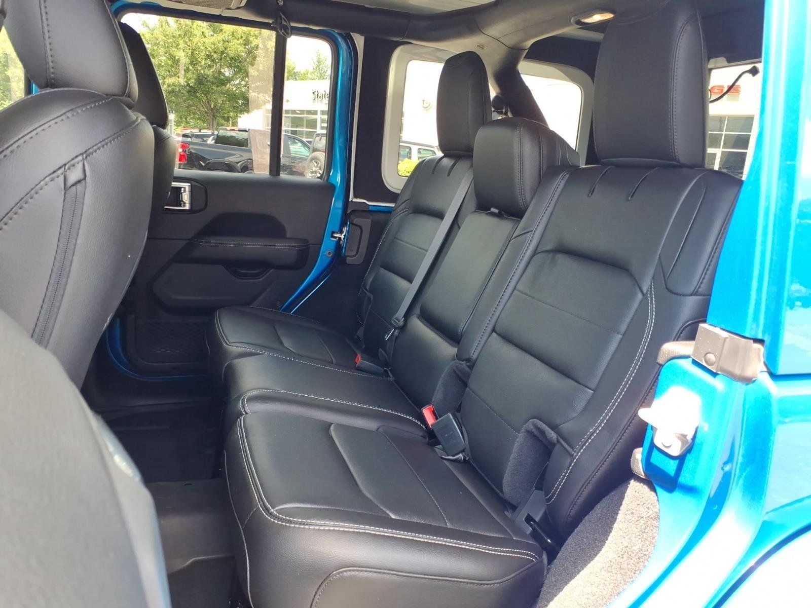 Used 2023 Hydro Blue Pearlcoat Jeep Sahara image 19