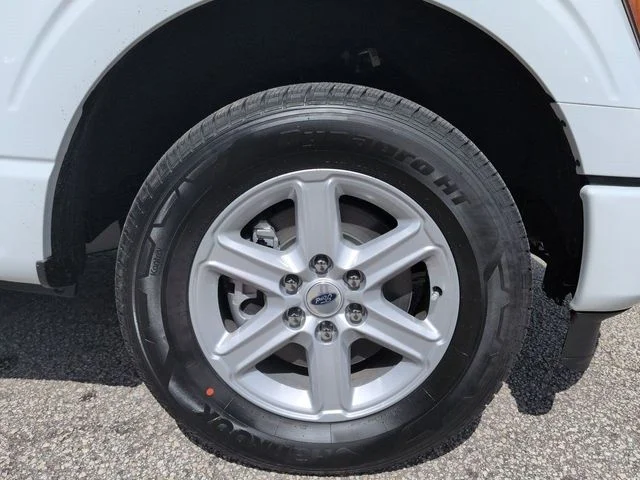 New 2026 Oxford White Ford XLT image 11