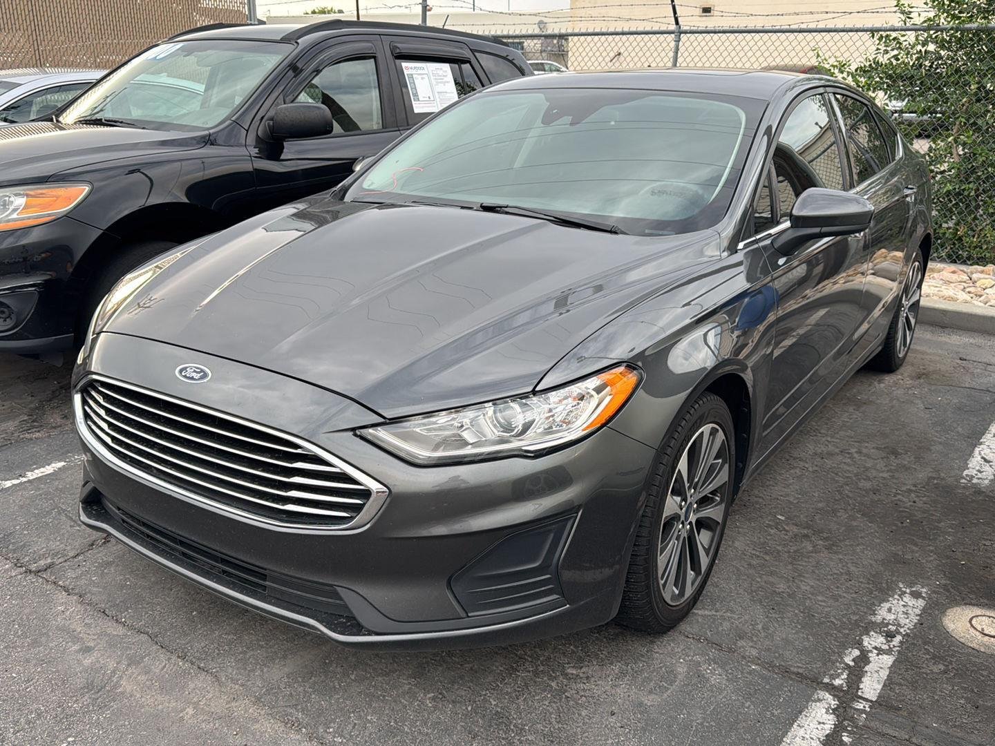 Used 2020 Magnetic Ford SE image 1