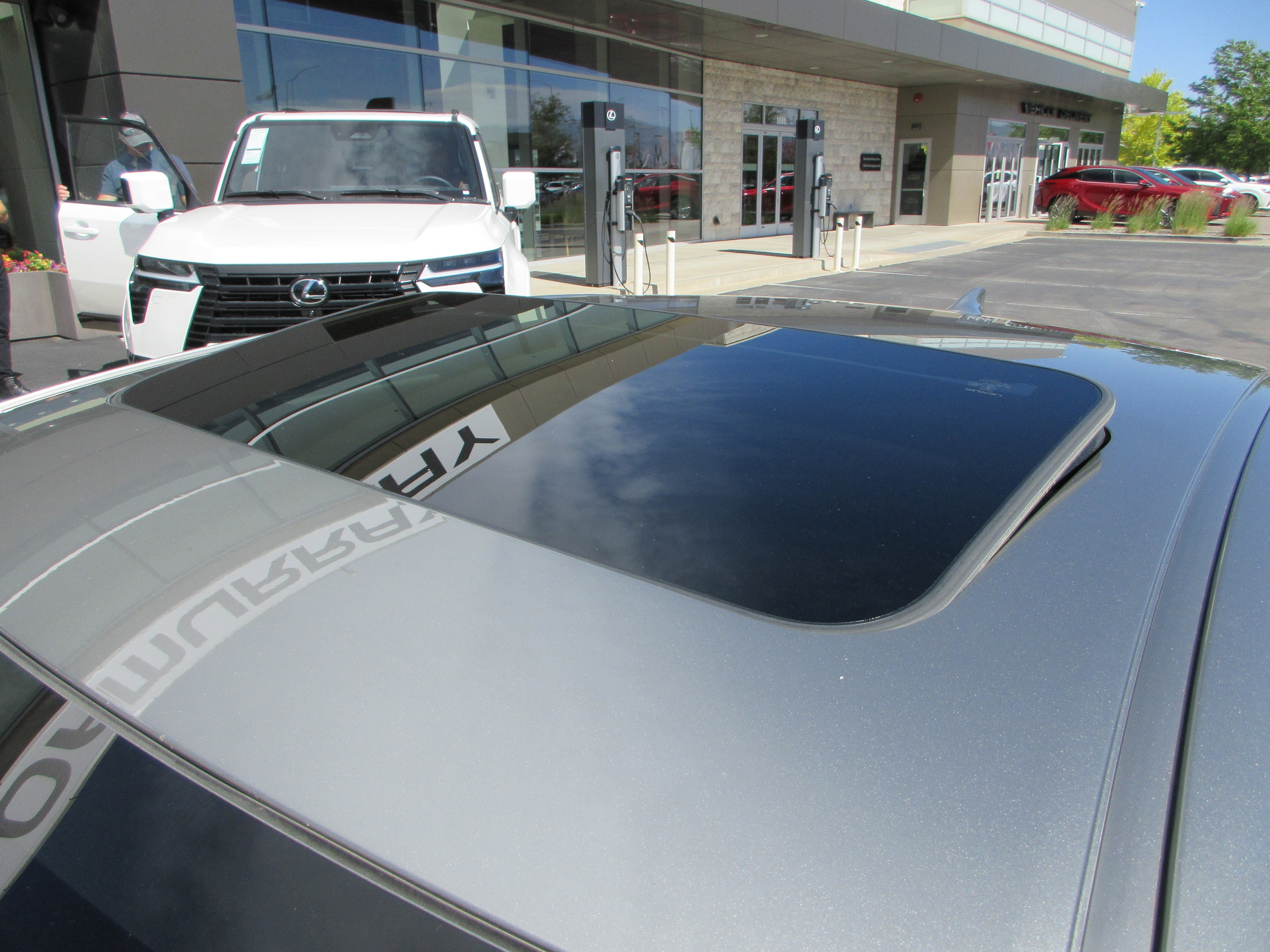 Used 2019 Atomic Silver Lexus 300h image 16