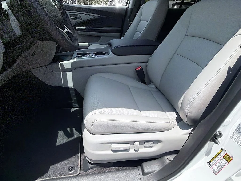 New 2026 Platinum White Pearl Honda RTL image 23