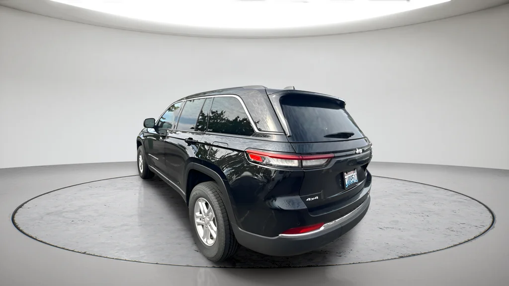 Used 2025 Black Jeep Laredo image 5