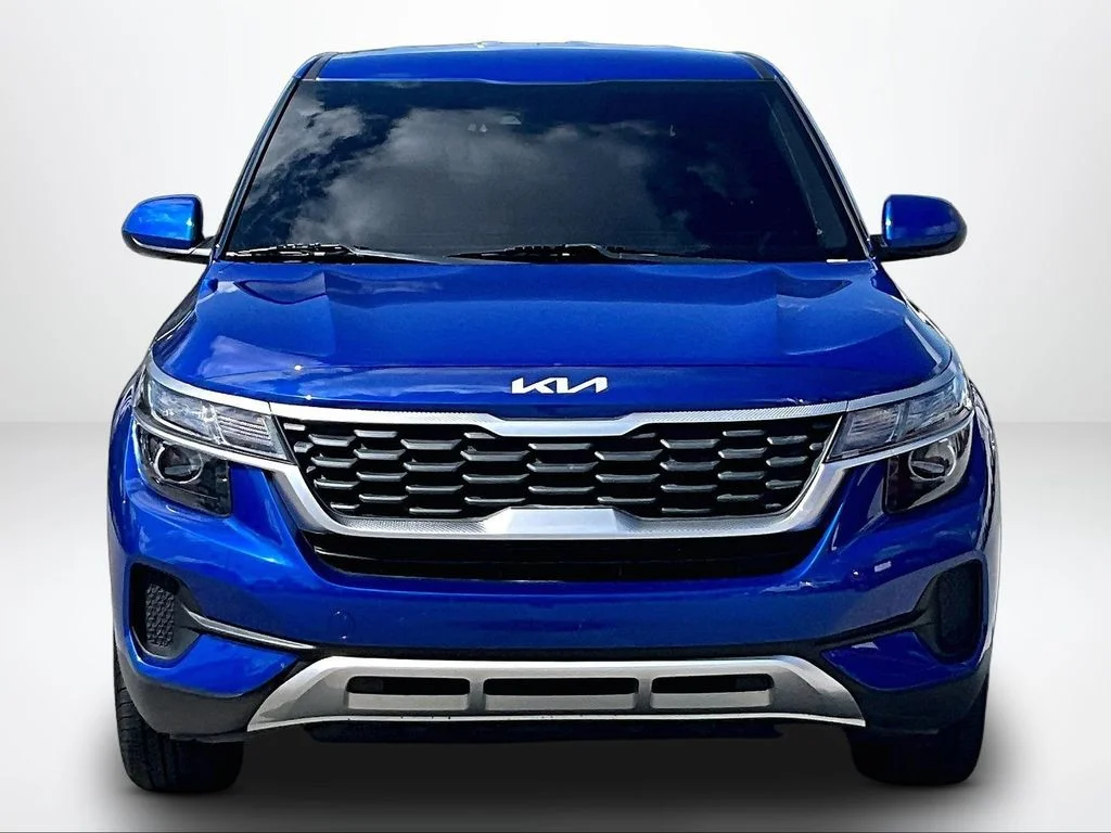 Used 2023 Blue Kia LX image 4