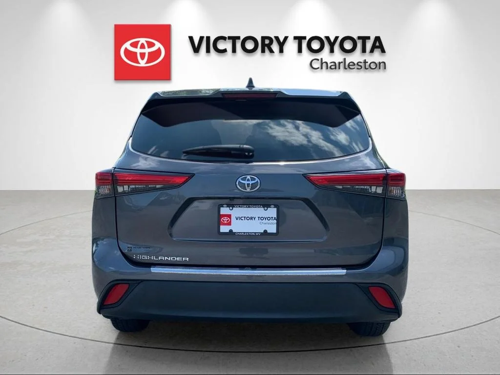 Used 2023 Gray Toyota L image 4