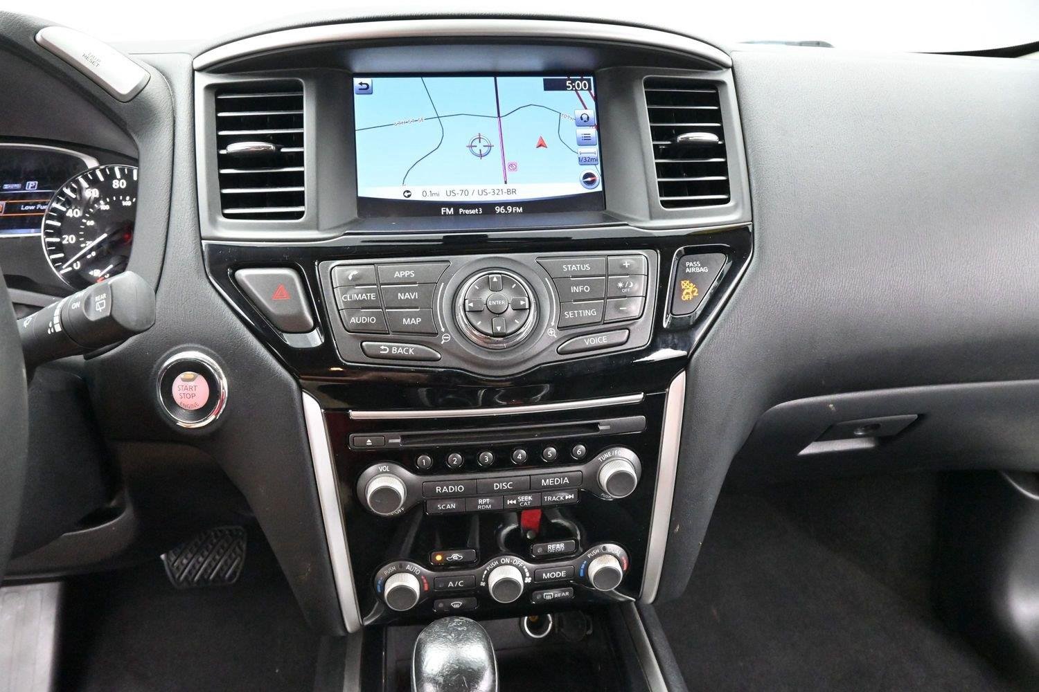 Used 2017 Pearl White Nissan SV image 18