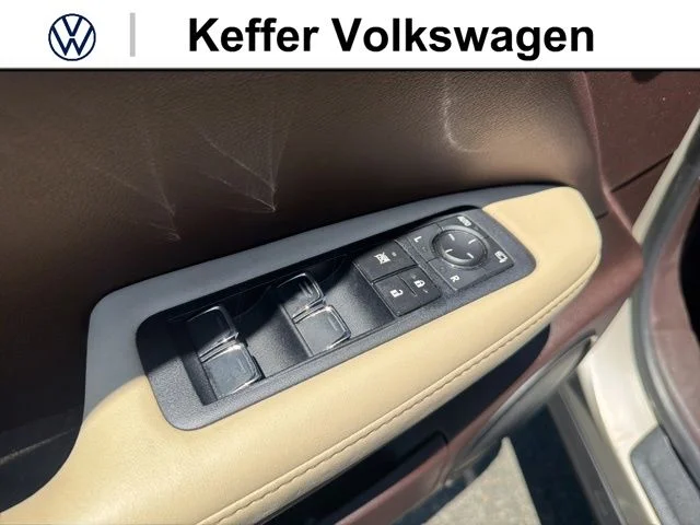 Used 2017  Lexus 350 image 7