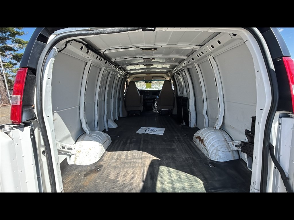 2022 Chevrolet Express Cargo 1WT - Photo 21