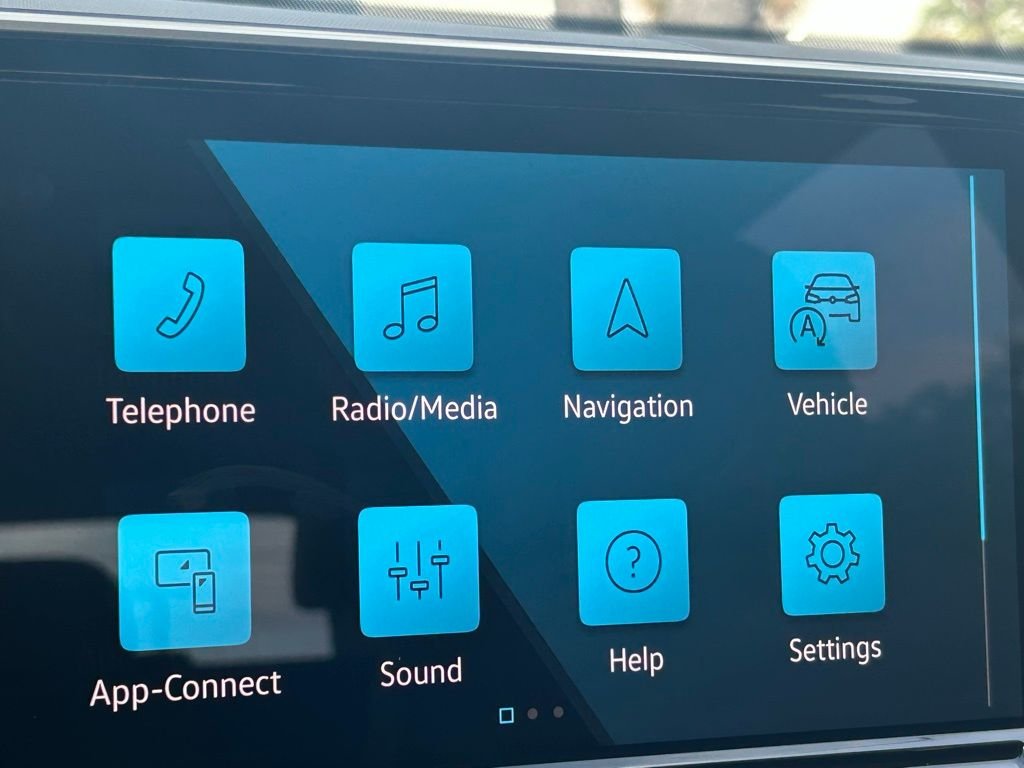 New 2026 Silver Volkswagen SE w/Technology image 14