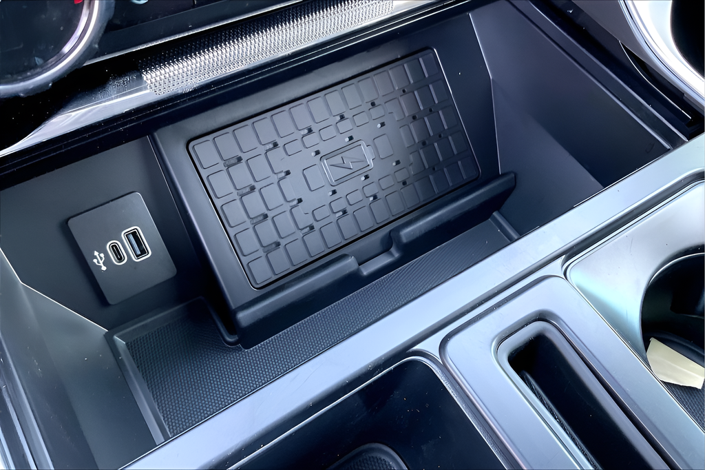 New 2025 Gray Ford Platinum image 18