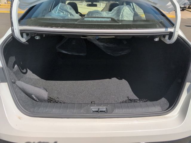 New 2026 Aspen White TriCoat / Super Black Two-tone Nissan SR image 23