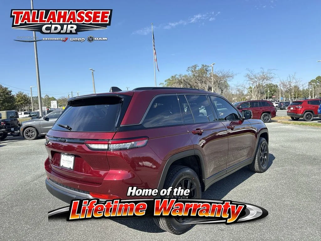 New 2026 Velvet Red Pearl-Coat Exterior Paint Jeep Altitude image 2