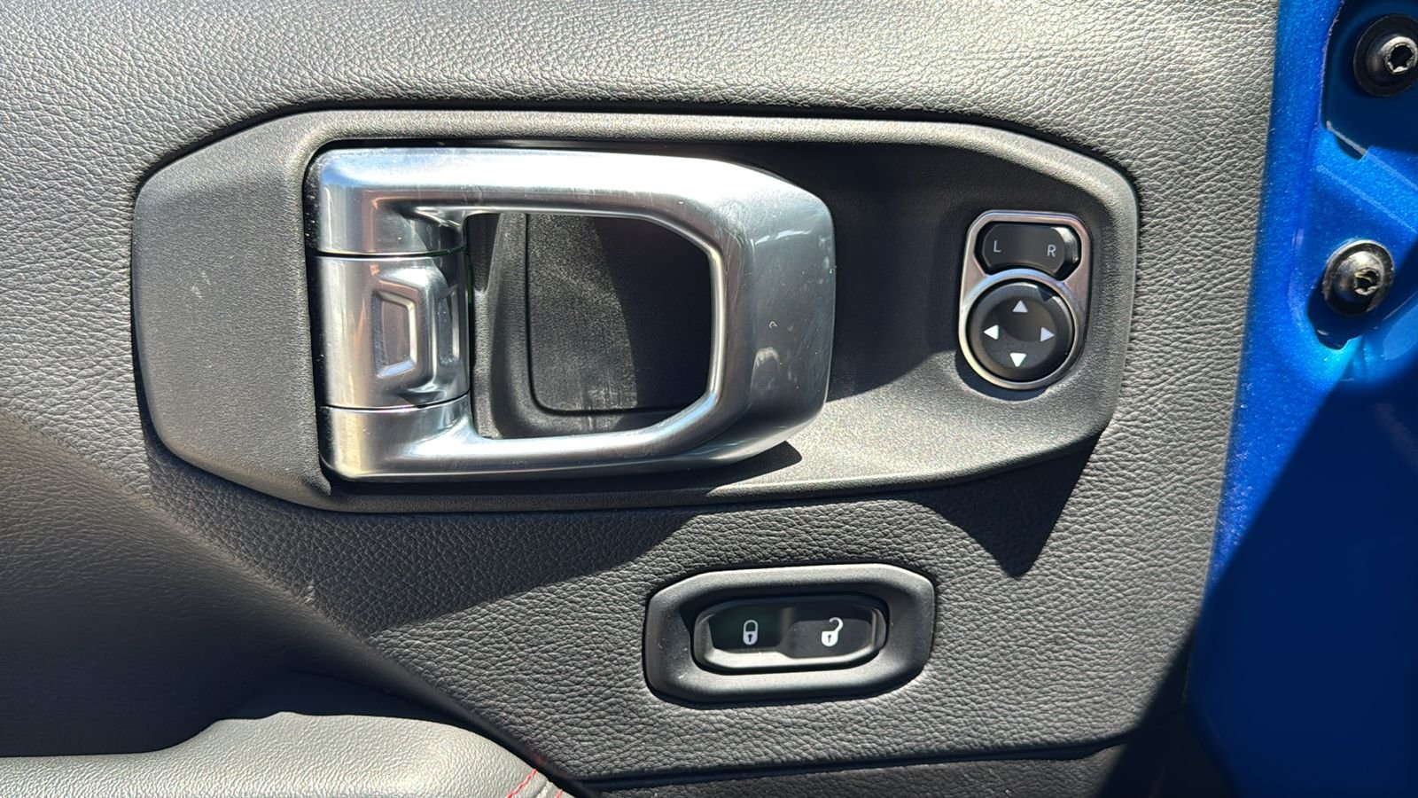Used 2025 Blue Jeep Rubicon image 21