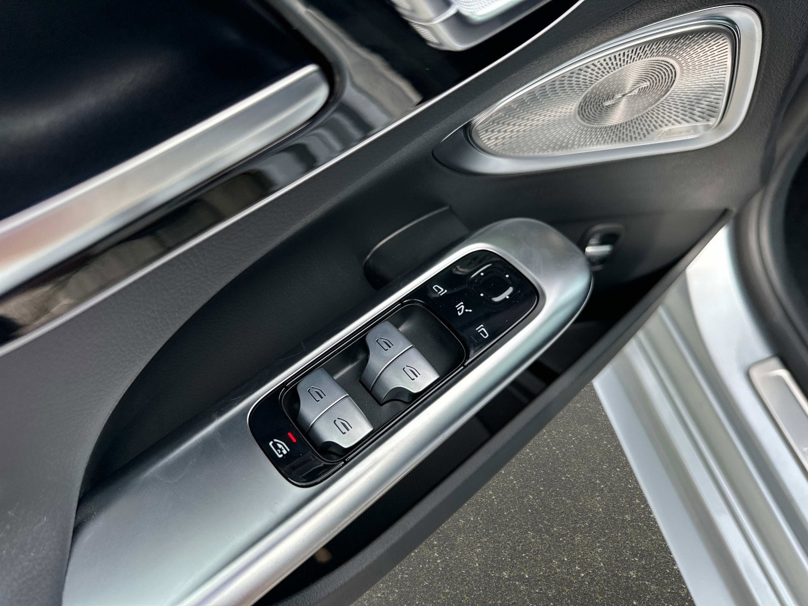 2025 Mercedes-Benz C-Class Sedan C 300 - Photo 17