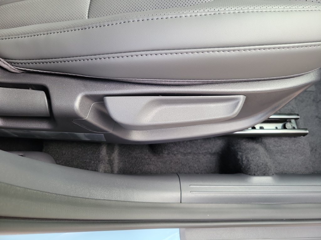 New 2027 Frost Blue / Black Roof Kia X-Line S image 9