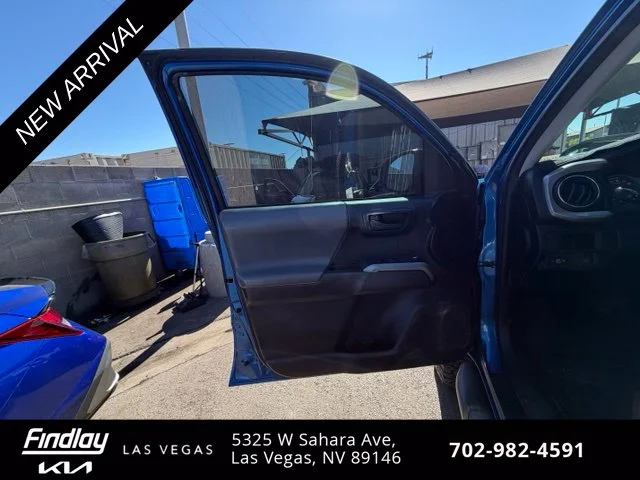 Used 2018 Blue Toyota SR5 image 8
