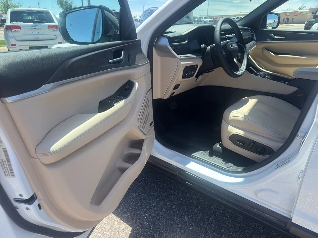 Used 2024 Bright White Clearcoat Jeep Limited image 12