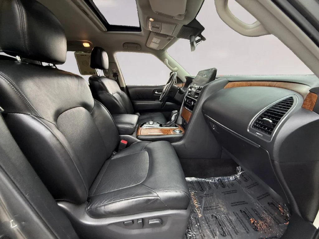 Used 2022 Gray Nissan SL image 17