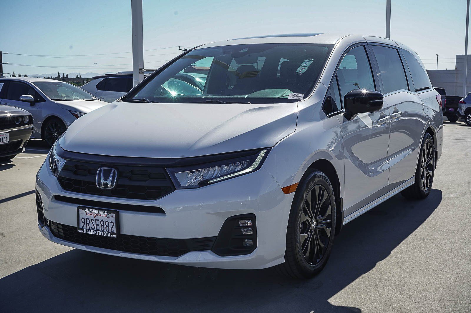 Used 2025 Platinum White Pearl Honda Sport-L image 3