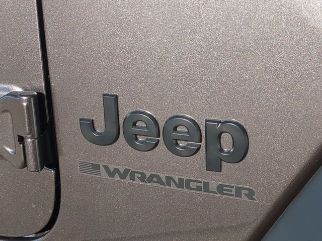 New 2026 Granite Crystal Metallic Clear-Coat Exterior Paint Jeep Willys image 13