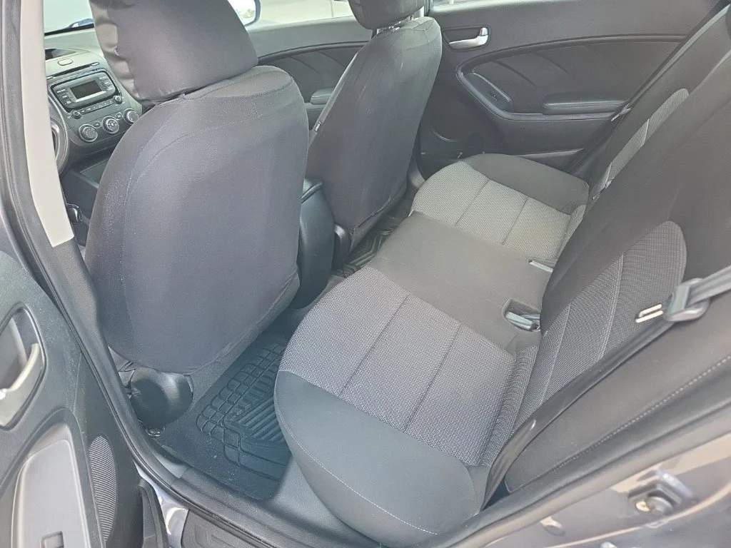 Used 2018  Kia LX image 5