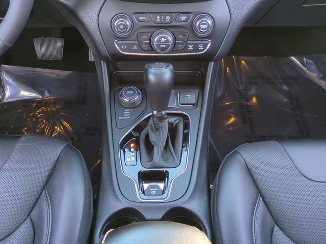 Used 2022 White Jeep Limited image 19