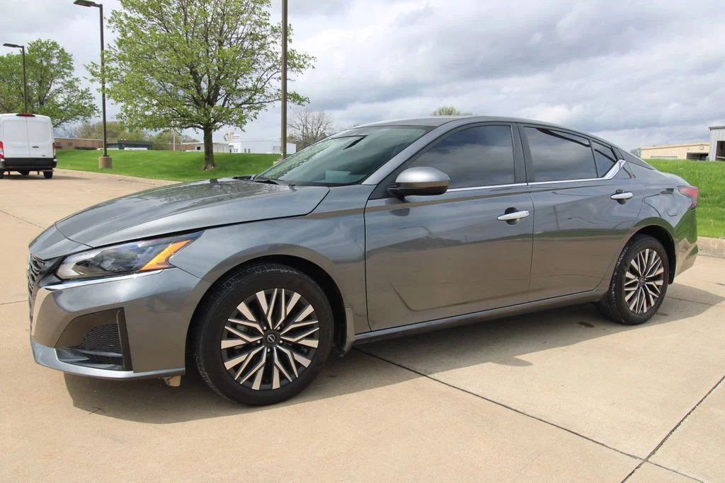 Used 2024 Gray Nissan 2.5 SV image 18