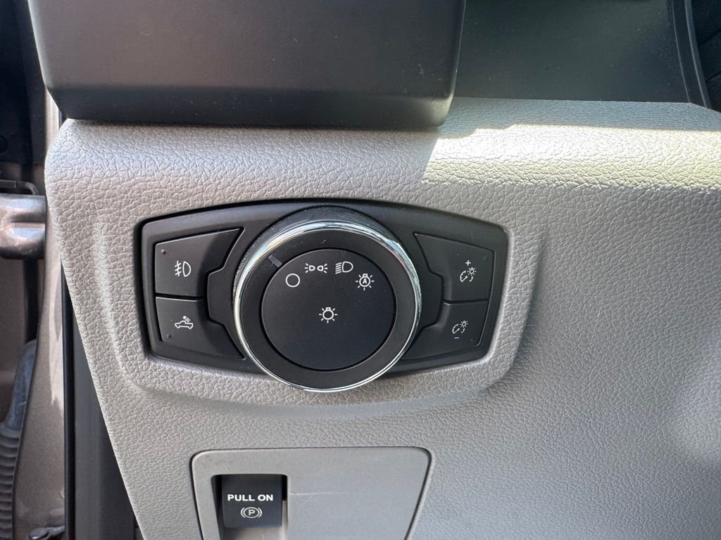 Used 2018 Gray Ford XL image 17