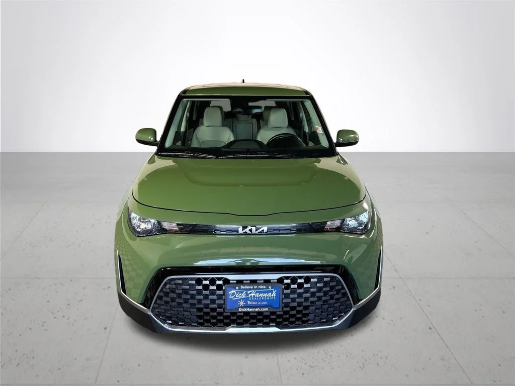 Used 2023 Green Kia EX image 3