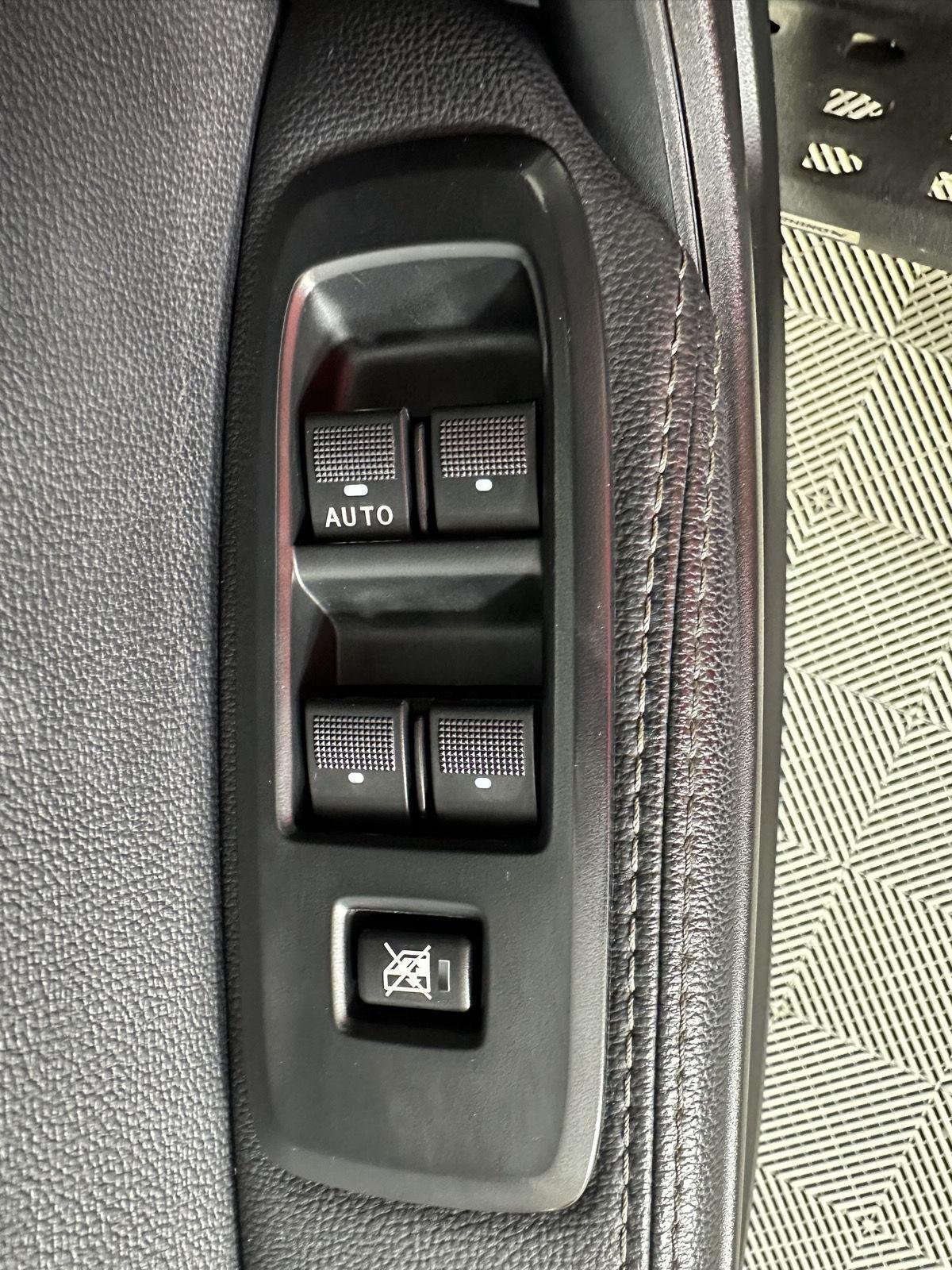 Used 2019 Magnetic Ford LARIAT image 16