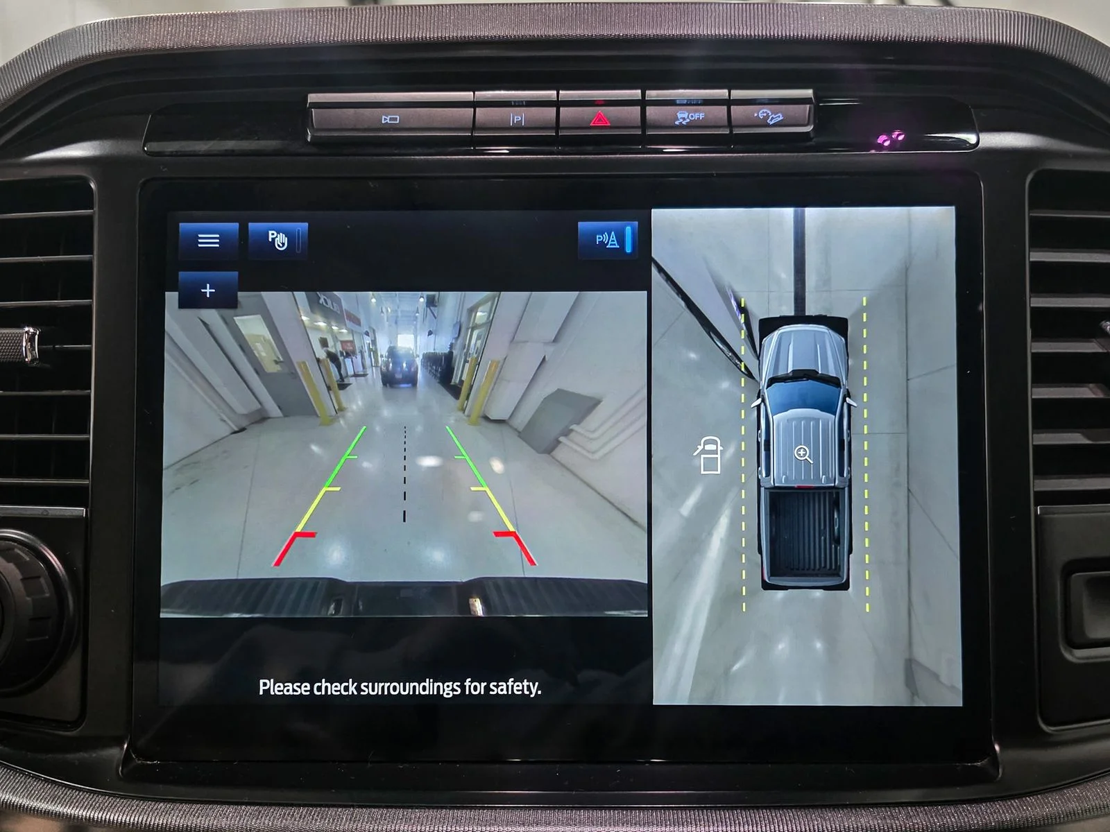 Used 2023  Ford Platinum image 38