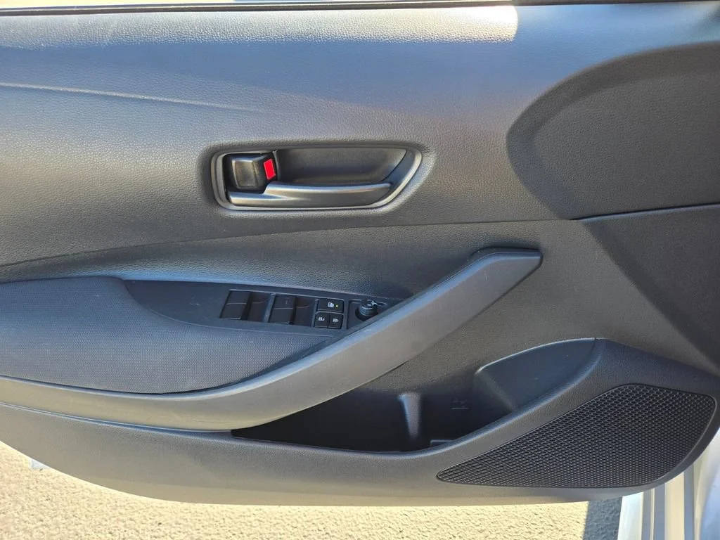 Used 2024 Classic Silver Me Toyota LE image 17