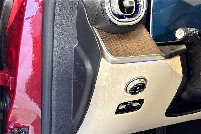 New 2026 MANUFAKTUR Patagonia Red Metallic Mercedes-Benz GLC 300 image 40