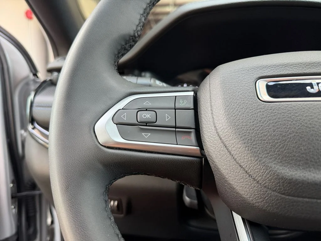 Used 2026 Silver Jeep Latitude image 24