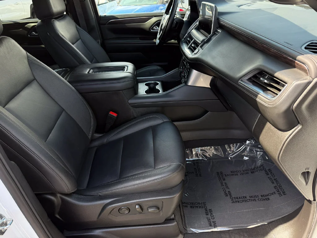 Used 2024 Summit White Chevrolet LT image 16
