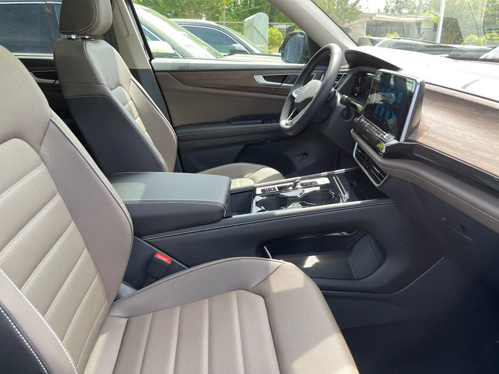 New 2026 deep black pearl Volkswagen 2.0T SEL image 41