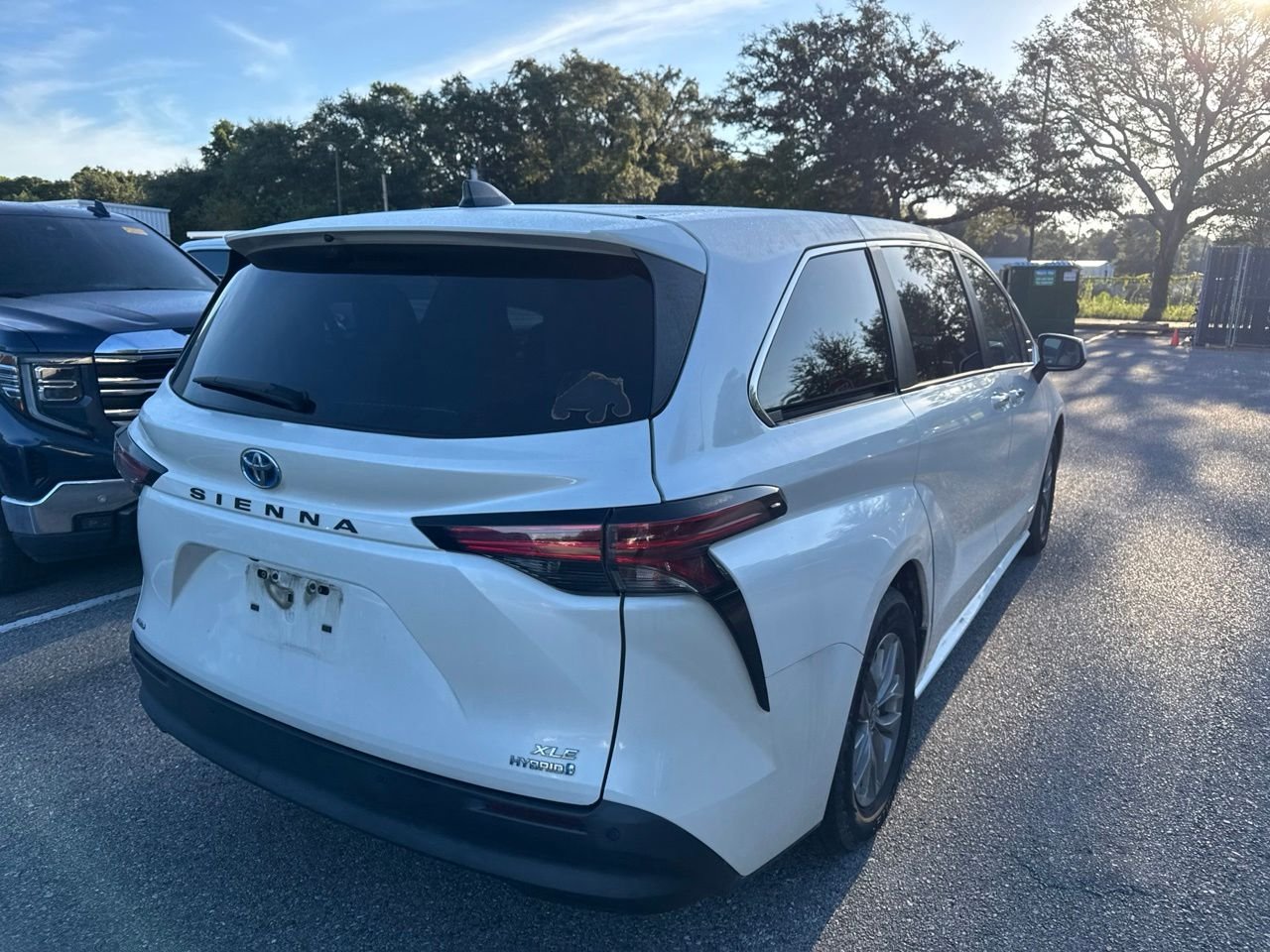 Used 2021 White Toyota XLE image 7