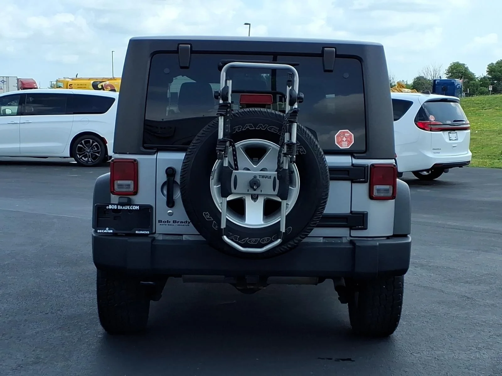 Used 2013 Billet Silver Metallic Clear Coat Jeep Sport image 9