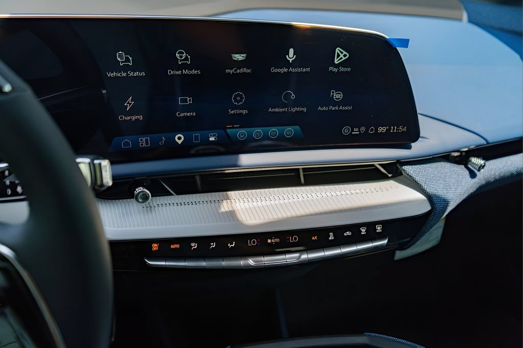 2027 Cadillac OPTIQ Premium Sport - Photo 16