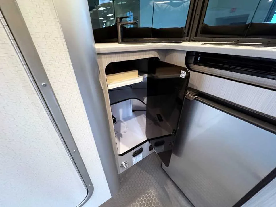 New 2025 SILVER AIRSTREAM  image 23