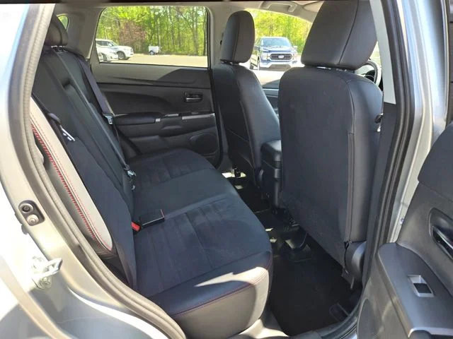 Used 2025 Silver Mitsubishi 2.0 SE image 17