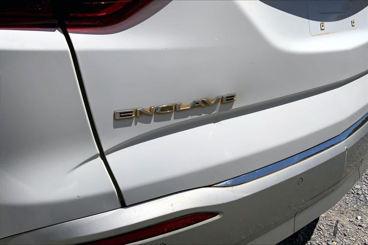Used 2022 Summit White Buick Premium image 10