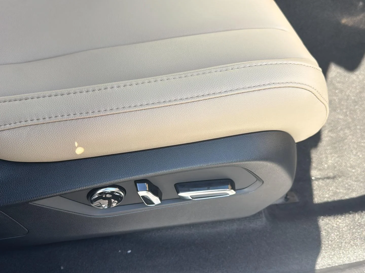 New 2026 Platinum White Pearl Acura SH-AWD image 19