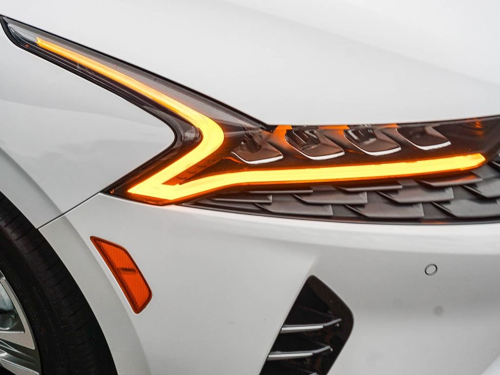 Used 2024 White Kia EX image 11