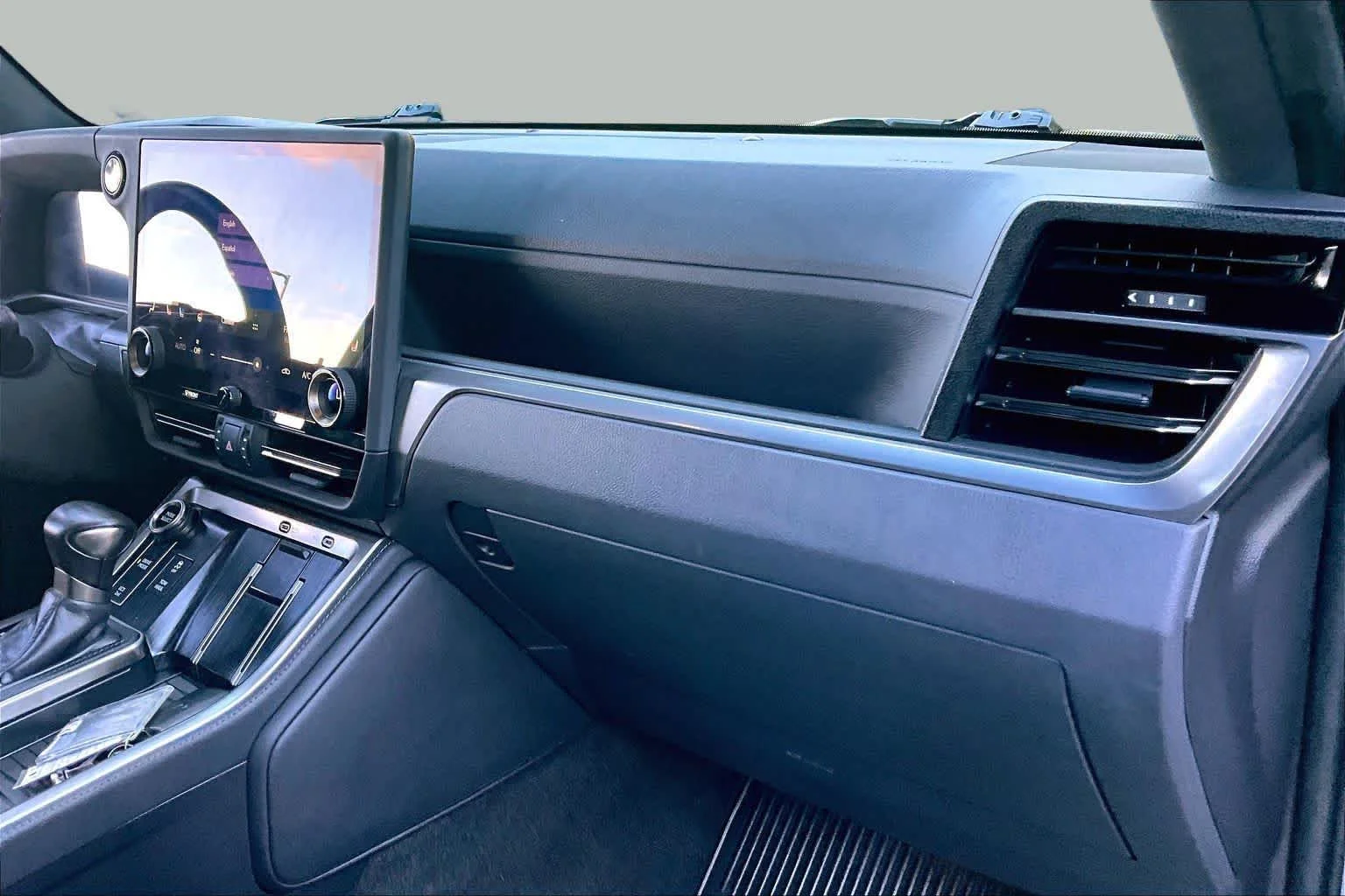 Used 2024 Incognito Lexus Premium+ image 18