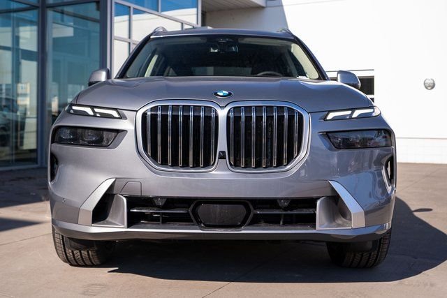 New 2026 Skyscraper Grey Metallic BMW xDrive40i image 7