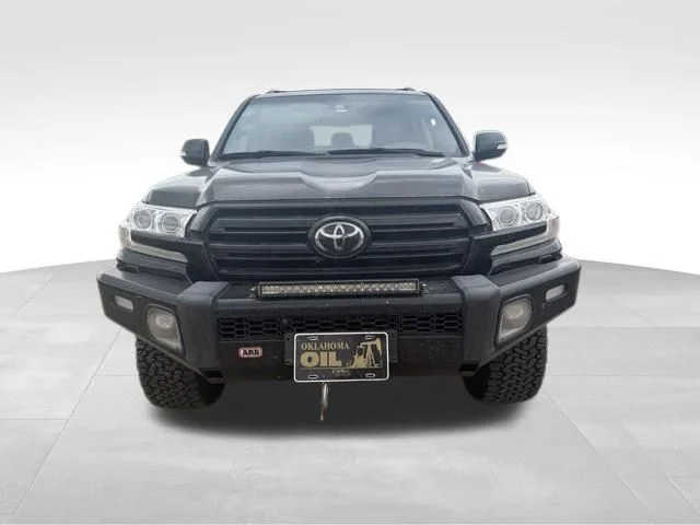 Used 2018 Black Toyota Base image 9