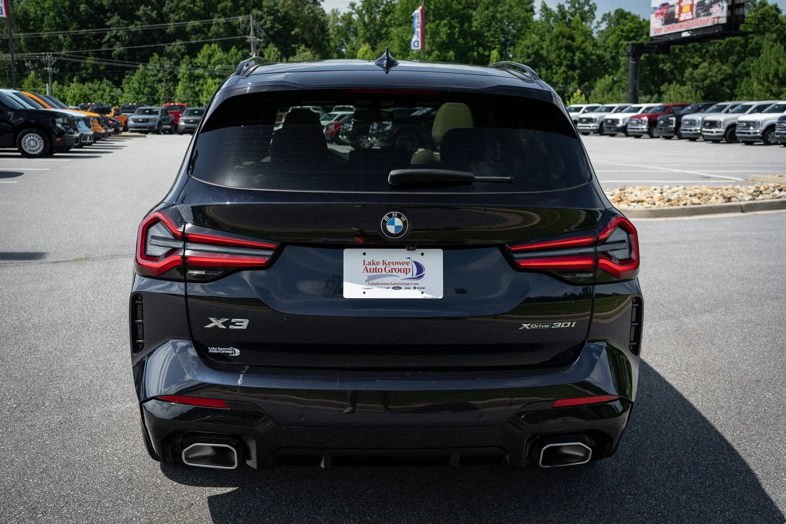 Used 2022 Black BMW xDrive30i image 8