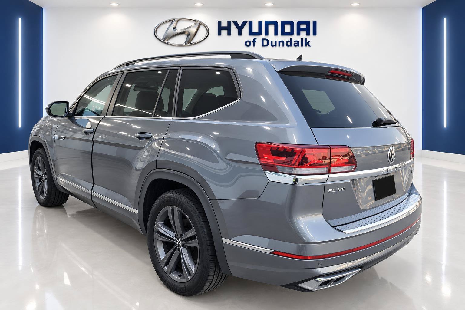 Used 2021 Gray Volkswagen 3.6L V6 SE w/Technology R-Line image 2